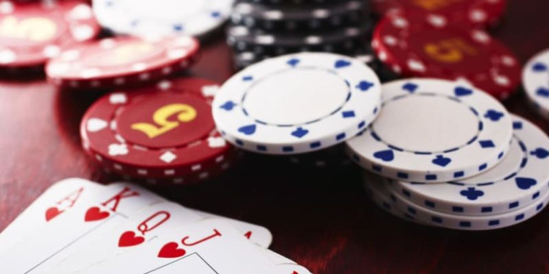 Tránh Những Sai Lầm Thường Gặp Khi Chơi Poker Mà Bạn Cần Biết